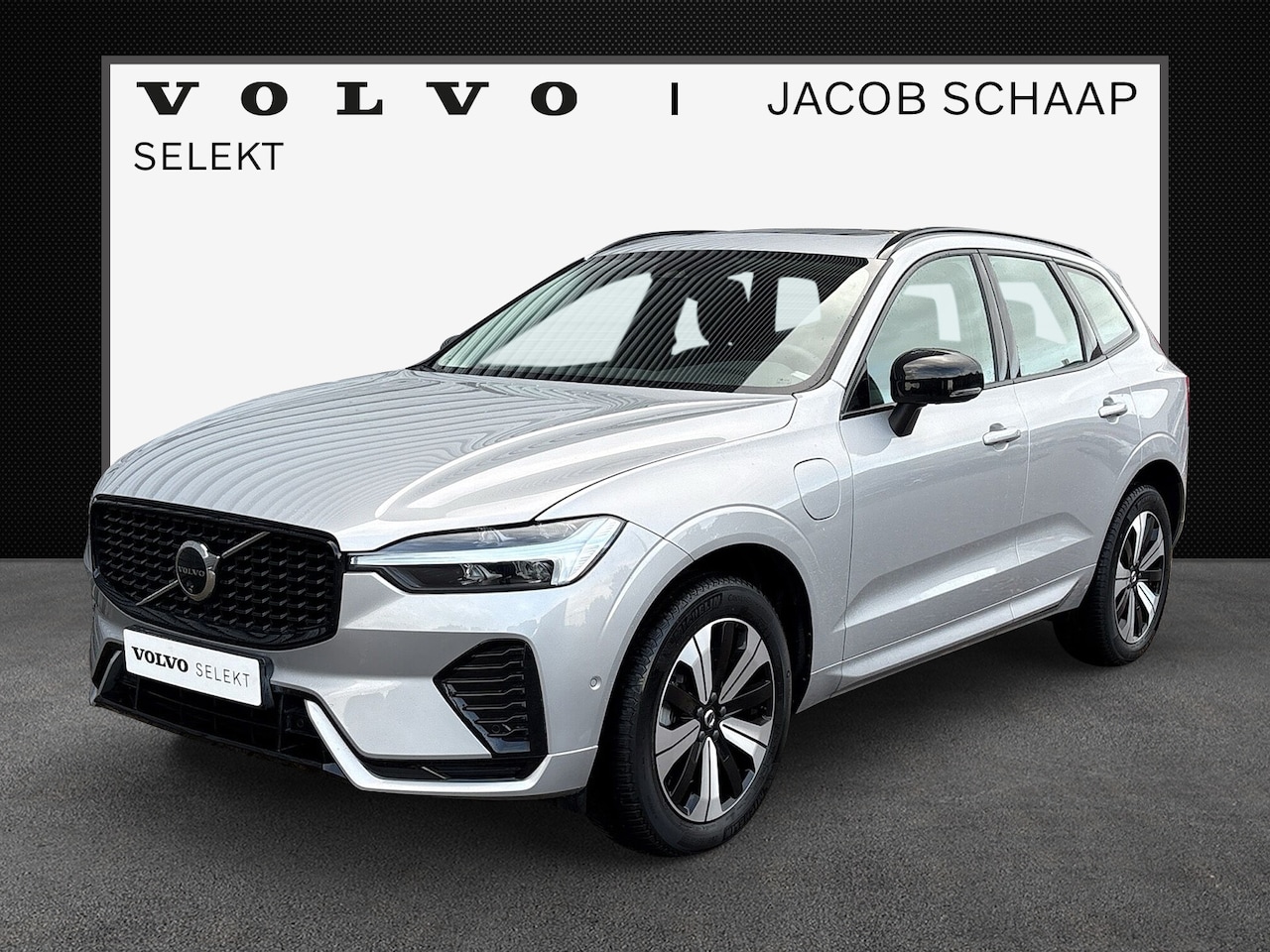 Volvo XC60 - T6 Plug-in hybrid AWD Plus Dark / 360 camera / all season banden / Panoramadak / semi-elek - AutoWereld.nl
