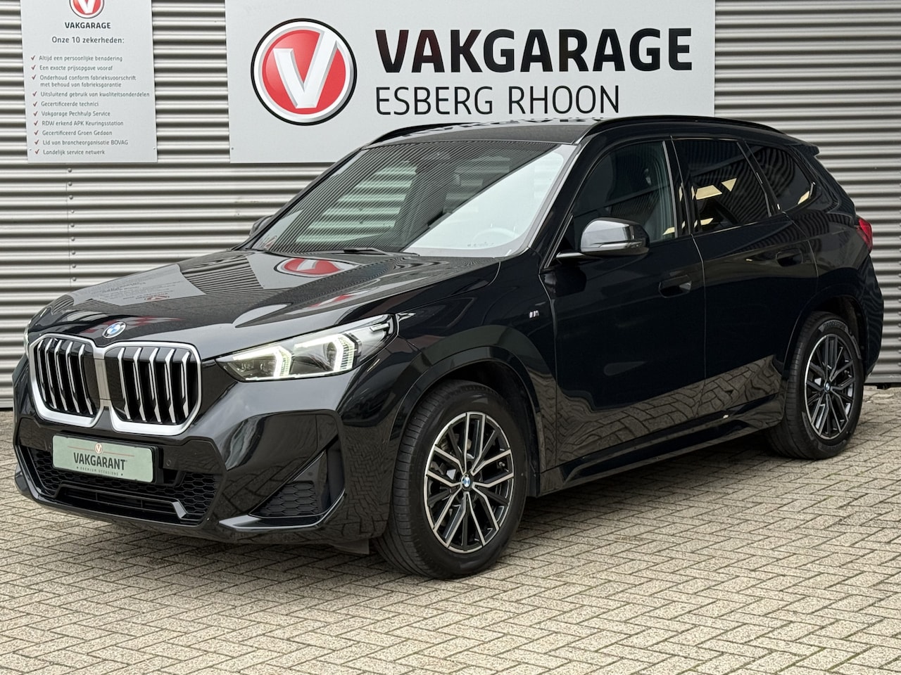 BMW X1 - sDrive20i M-SPORT NAVI/CAM,MEM.STOEL,DODEHOEK - AutoWereld.nl