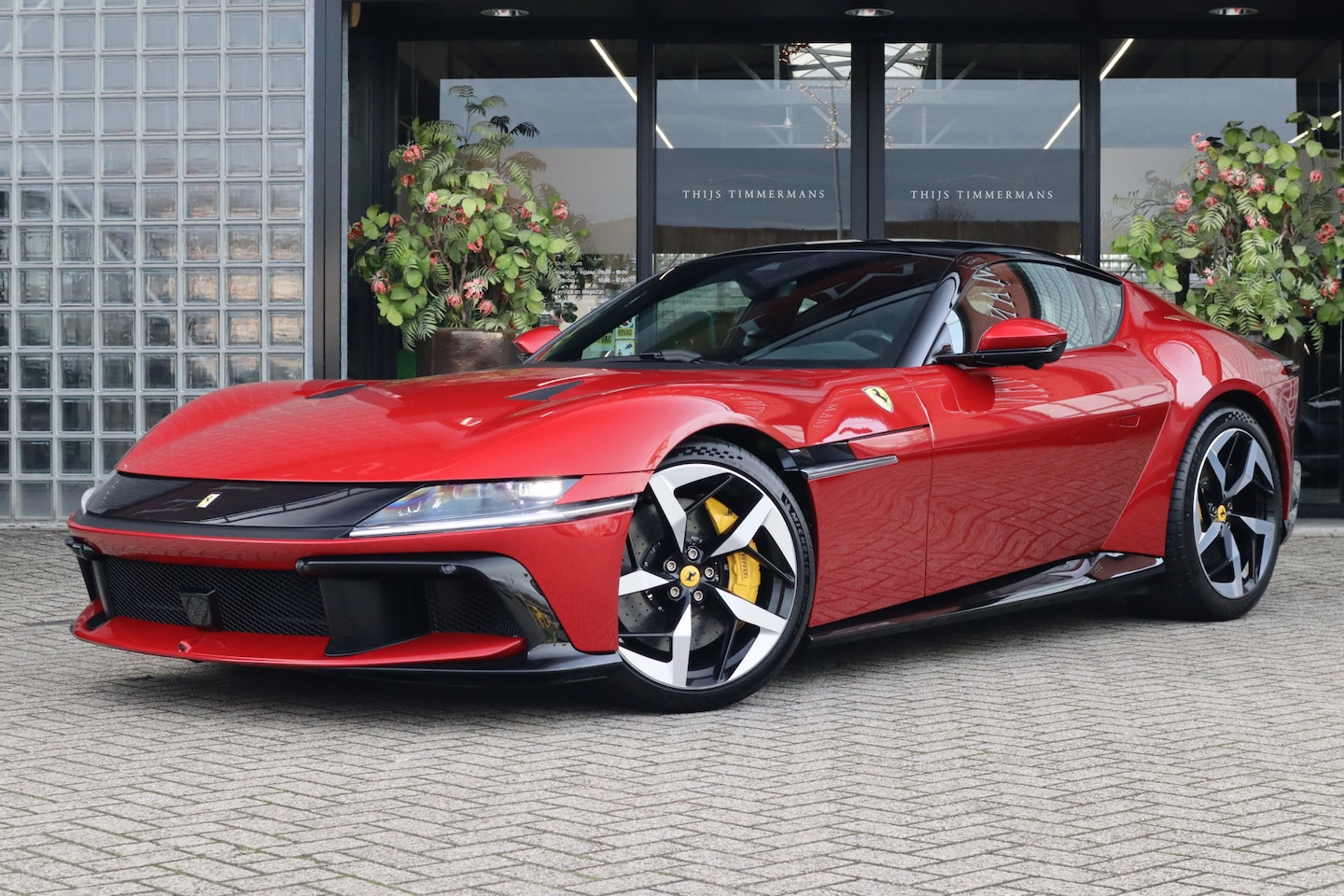 Ferrari 12Cilindri - 6.5 V12 | Carbon interieur, Lift, Elektrisch verst. Daytona stoelen, Stoelverwarming, 360° - AutoWereld.nl
