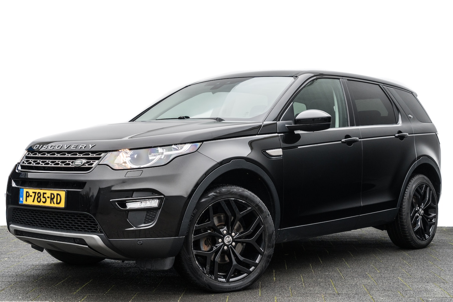 Land Rover Discovery Sport - 2.0 eD4 150 Pk E-Capability SE I Panoramadak I Trekhaak I 20 inch. LMV - AutoWereld.nl
