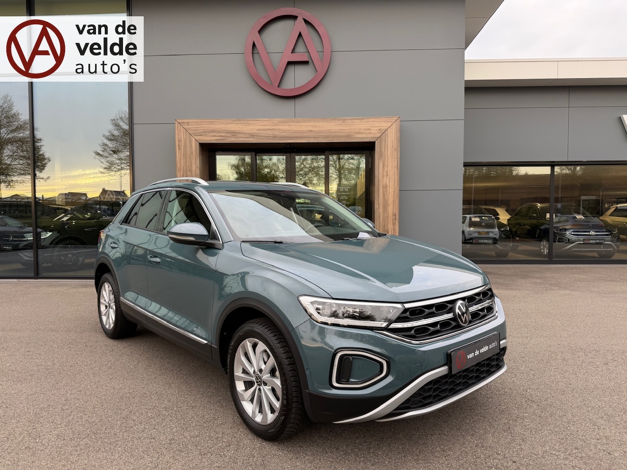 Volkswagen T-Roc - 1.5 TSI 150pk DSG Style | Navi | Camera | Ergo stoel | Rijklaar incl. garantie - AutoWereld.nl