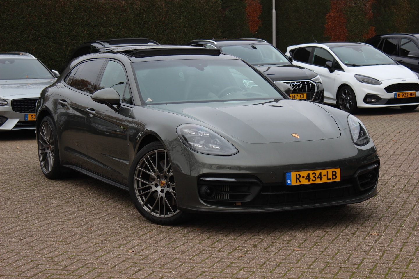 Porsche Panamera Sport Turismo - 2.9 4 E-Hybrid Platinum Edition 1e Eigenaar!. / Panoramadak / 360Camera / Head-up / Luchtv - AutoWereld.nl