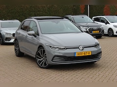 Volkswagen Golf - 1.5 TSI / Panoramadak / CarPlay / Keyless / Parkeerhulp V+A / Matrix LED / 18'' / Stoelver