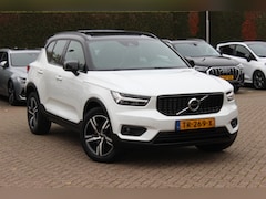 Volvo XC40 - 2.0 T4 R-Design / Trekhaak / Panoramadak / Camera / Harman Kardon / Leder&Alcantara / 19''