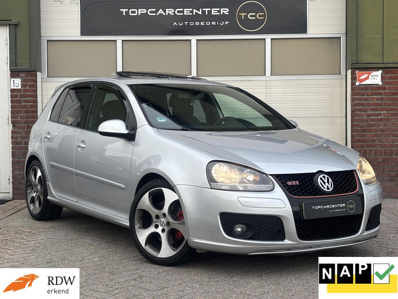 Volkswagen Golf - 2.0 TFSI GTI/SCHUIFD/CAMERA/STOELV/APK/NAP - AutoWereld.nl