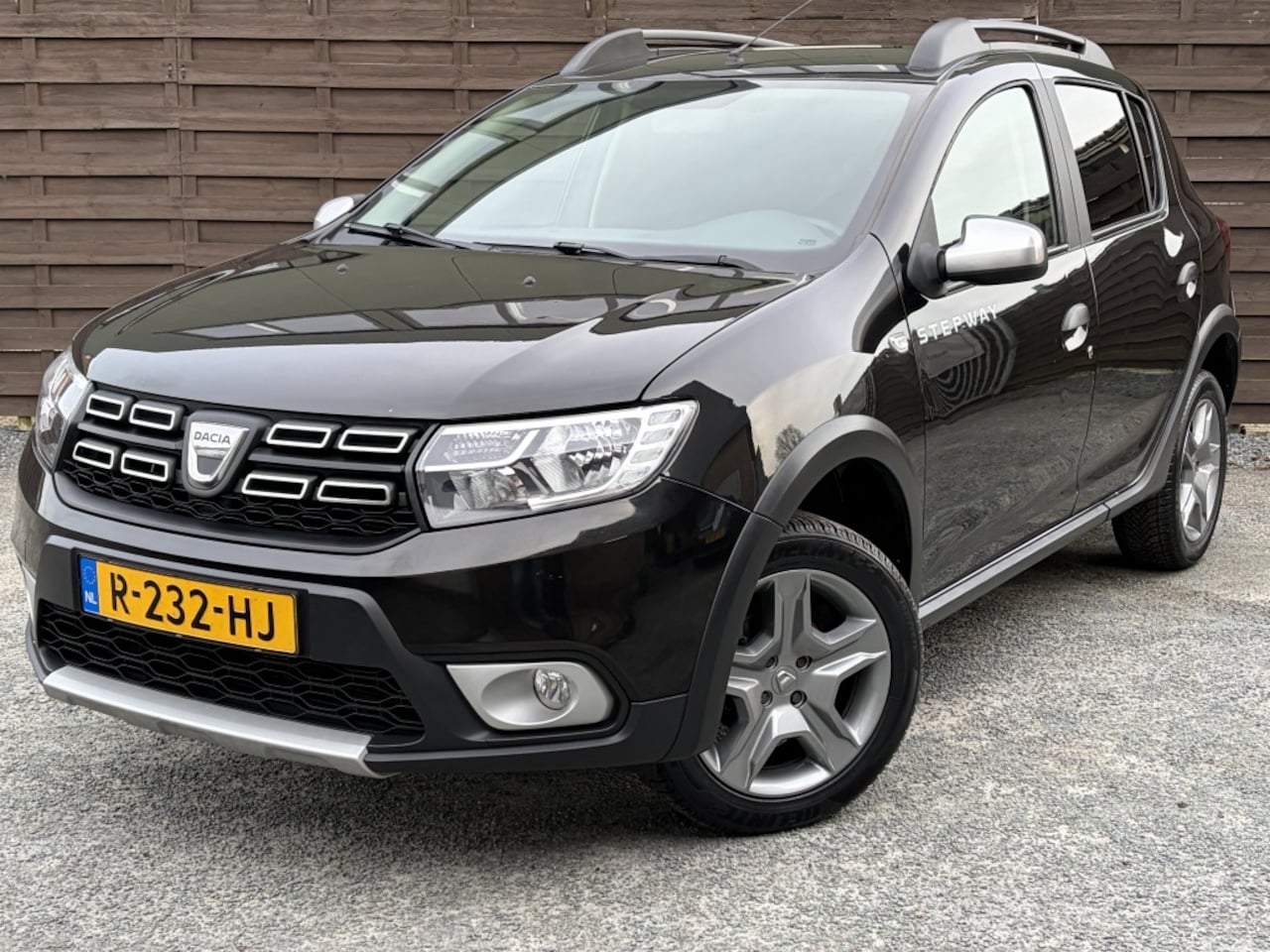 Dacia Sandero Stepway - 0.9 TCe SL / Automaat / Camera / Airco - AutoWereld.nl