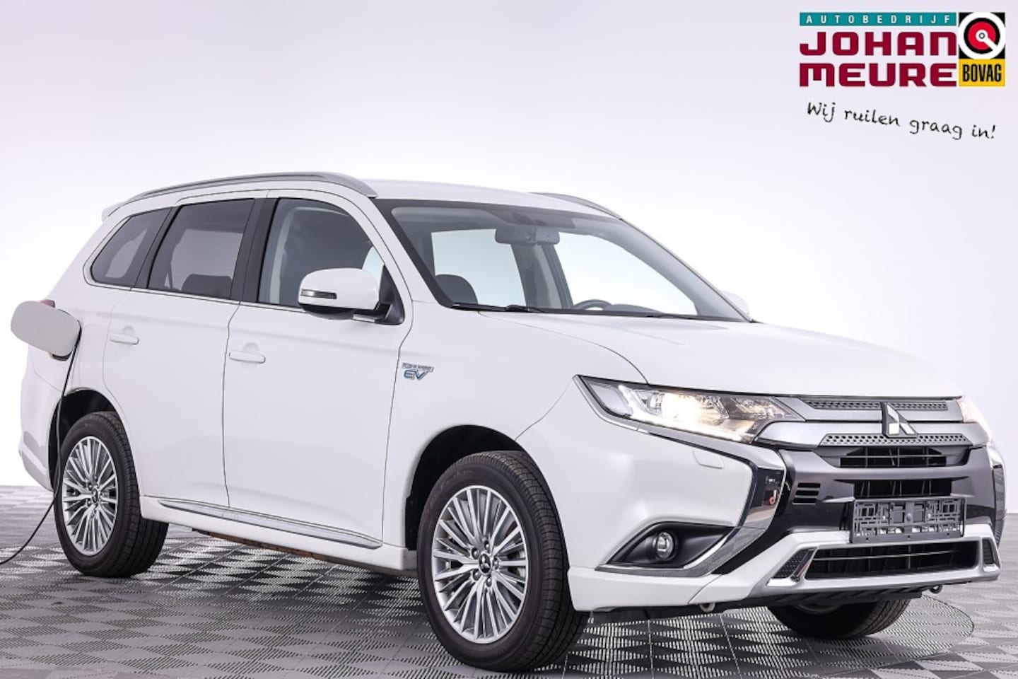Mitsubishi Outlander - 2.4 PHEV Intense+ | CAMERA | ECC | VELGEN - AutoWereld.nl