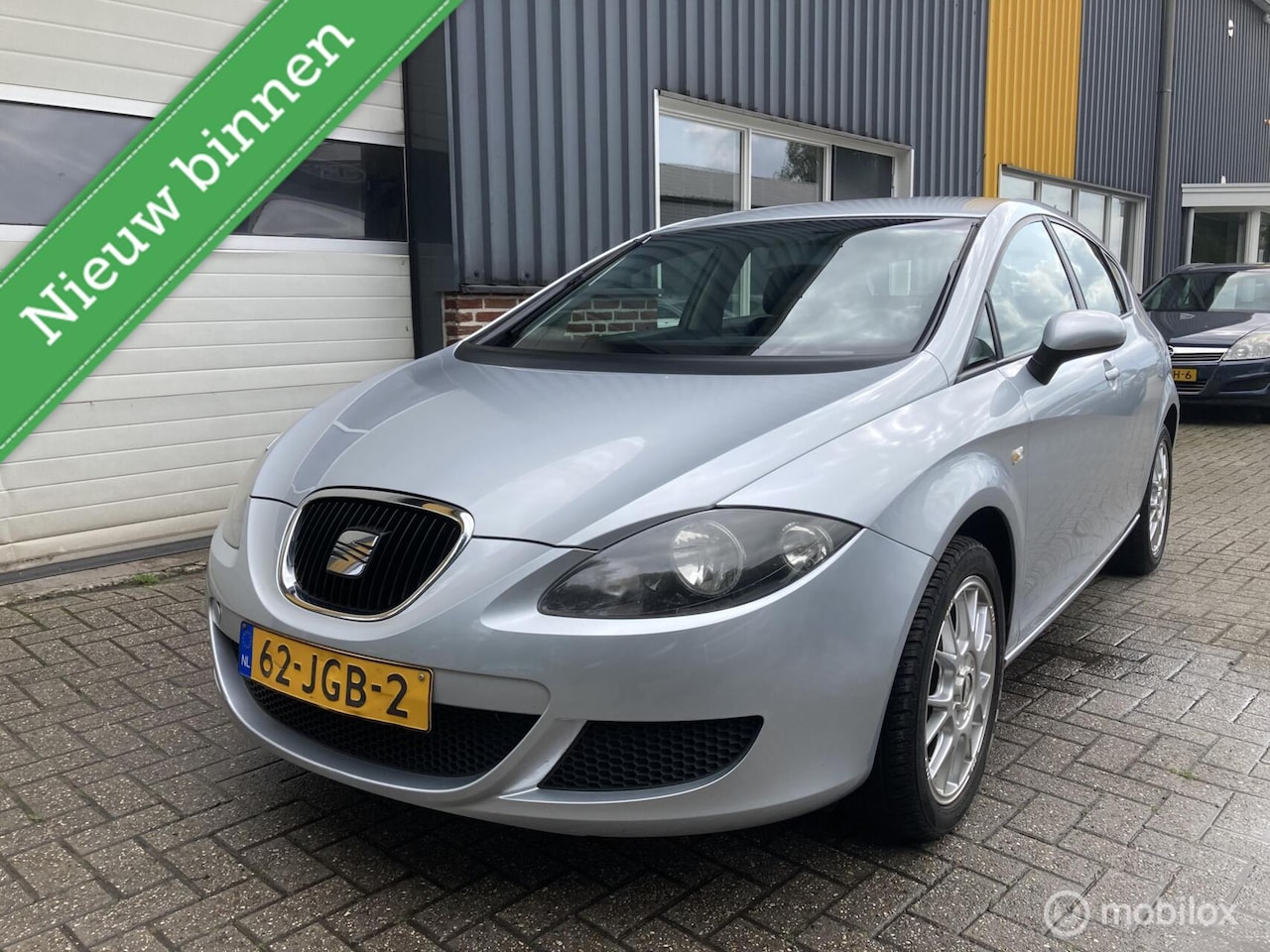 SEAT Leon - 1.6 Sport Nieuwe distributieriem! TREKHAAK! - AutoWereld.nl