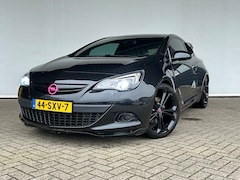 Opel Astra GTC - 1.6 Turbo Sport Trekhaak / LEDER AGR / AFL / 20 inch / OPC spoiler