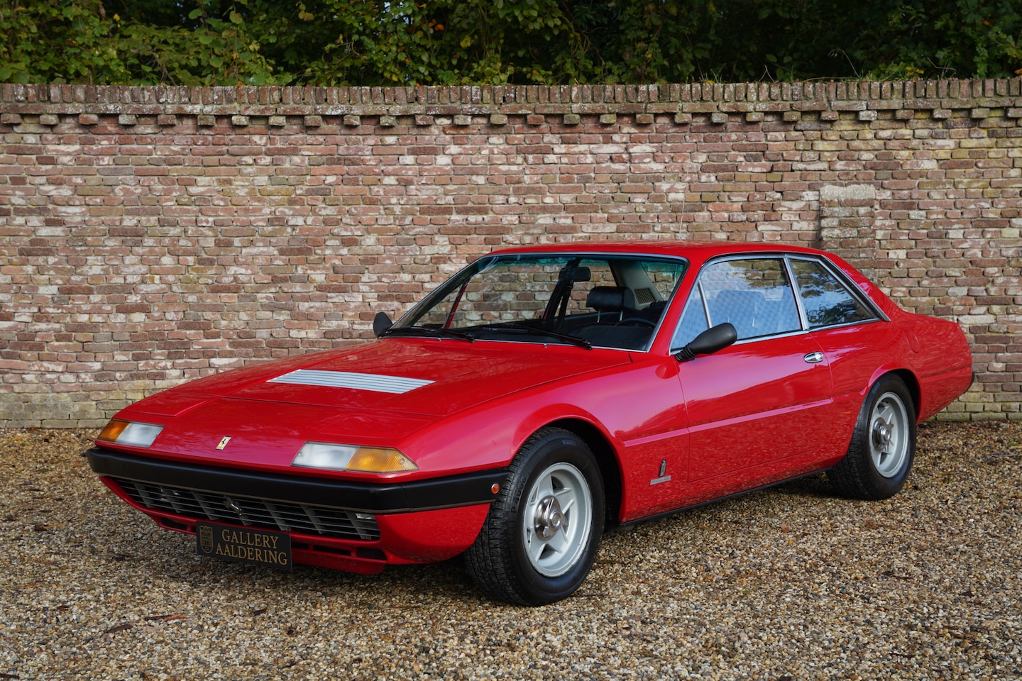Ferrari 365 - GT4 2+2 Very refined state of originality, One of only 525 made, Full history of owners kn - AutoWereld.nl