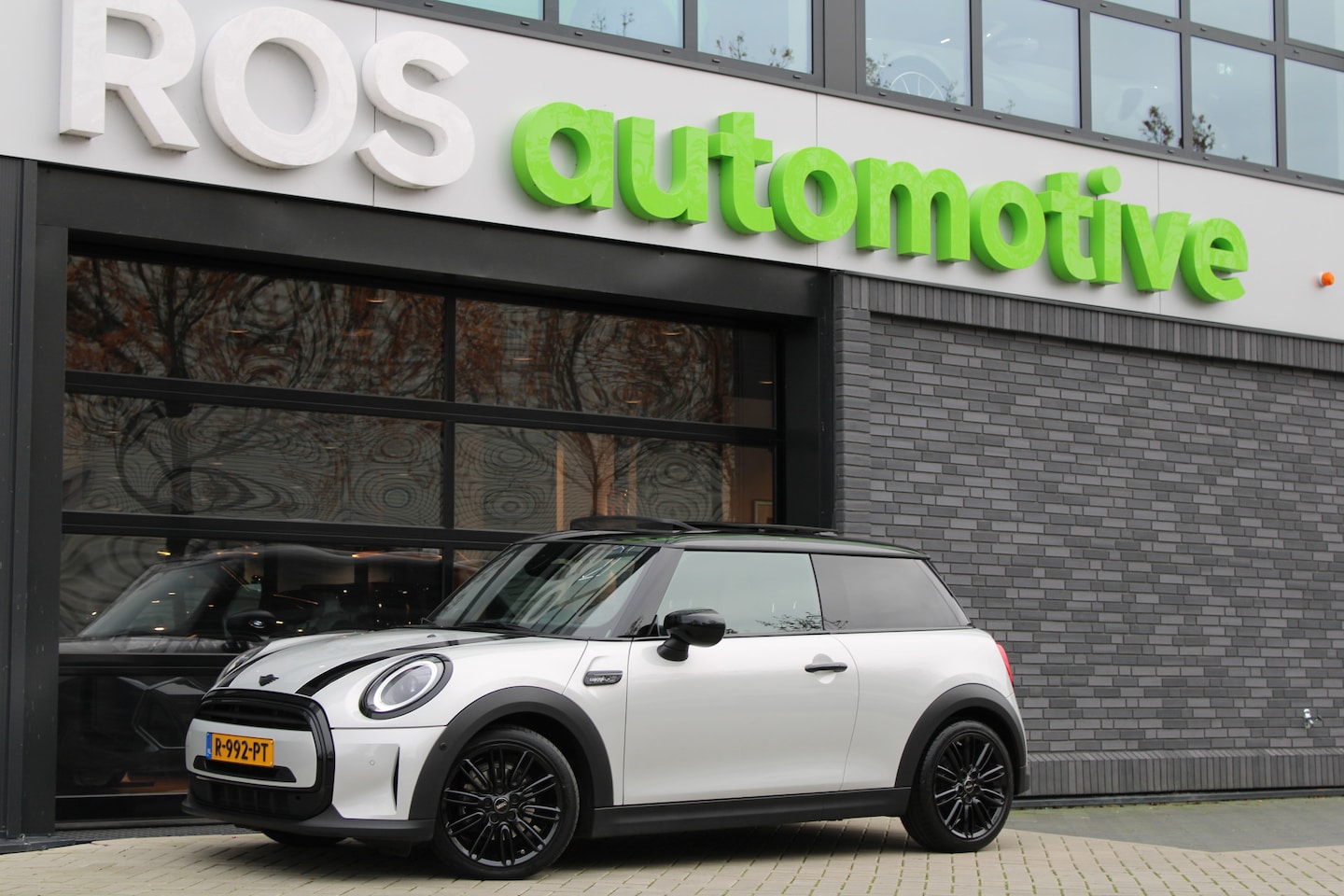 MINI Cooper - Mini 1.5 Camden Plus Edition | NAP | PANO | HUD | H&K | CAMERA | CARPLAY | STOELVERW | - AutoWereld.nl