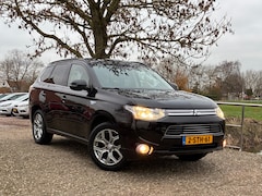 Mitsubishi Outlander - 2.0 PHEV Instyle | Schuif/kantel dak + Leder + Cruise + Clima nu € 12.975,