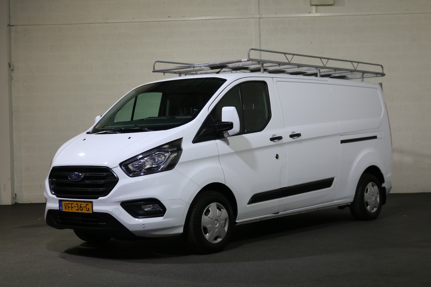 Ford Transit Custom - 2.0 TDci L2 H1 Trend Airco 2x Schuifdeur Imperiaal (wordt verwacht) - AutoWereld.nl