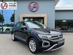 Volkswagen T-Roc - 1.5 TSI 150pk DSG Style Carplay | Camera | Keyless | Elek. Achterklep | Rijklaar incl. gar