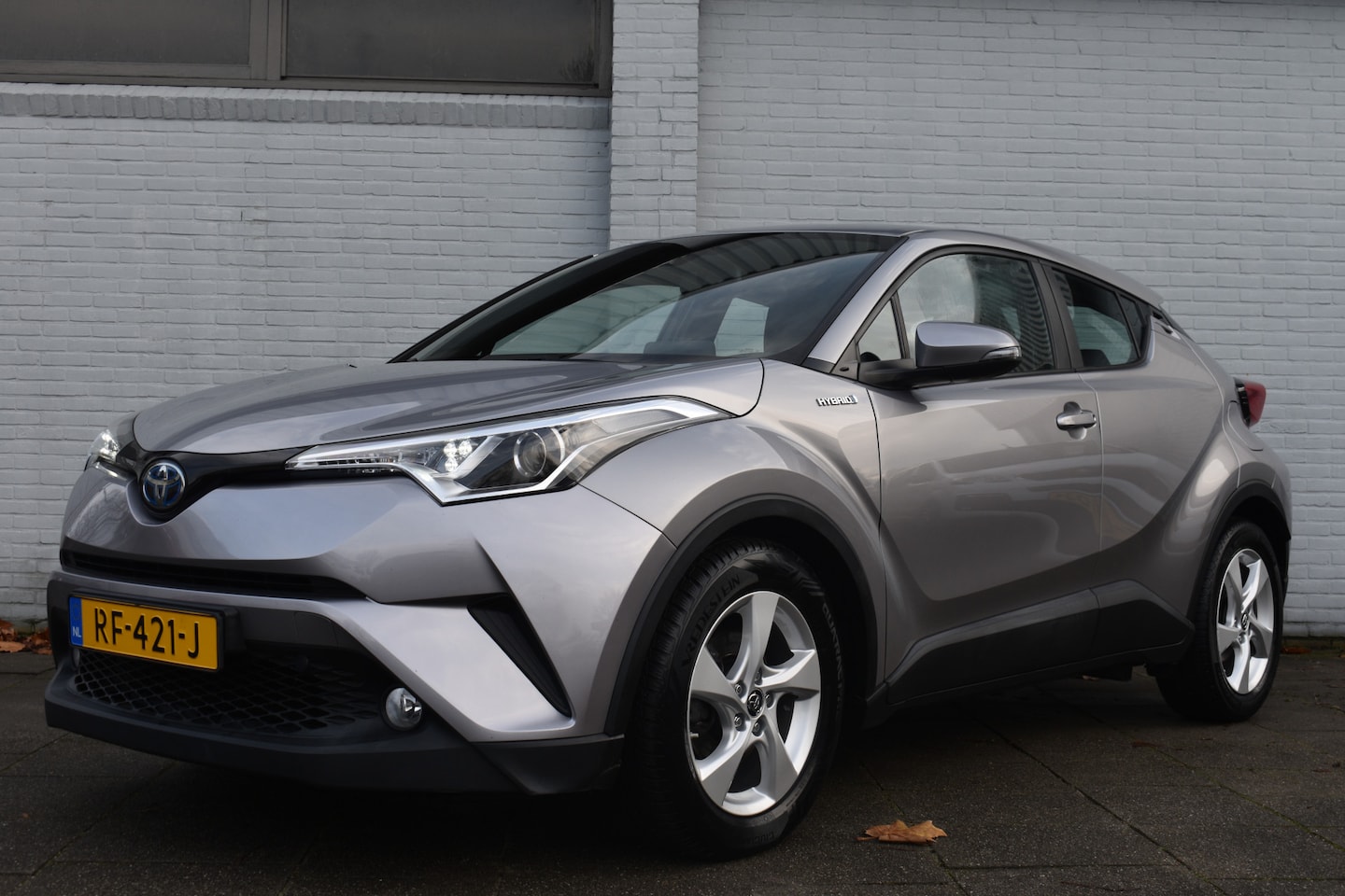 Toyota C-HR - 1.8 Hybrid Active Automaat 122pk | Trekhaak | Dealer onderhouden | Keyless entry | Achteru - AutoWereld.nl