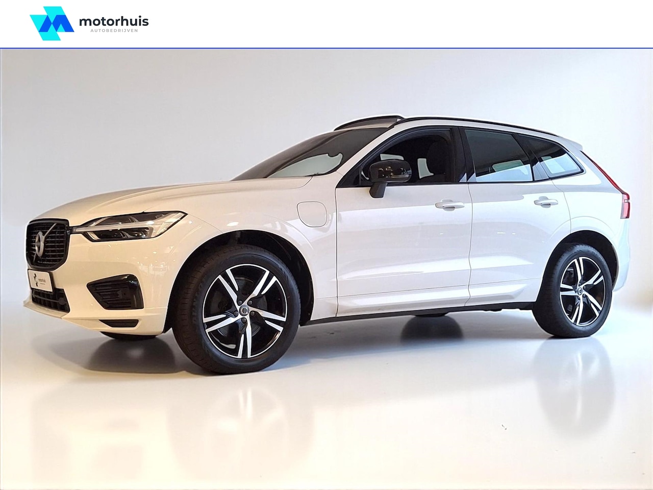 Volvo XC60 - T8 Twin Engine 407pk Geartronic AWD Plug-In Hybrid R-Design PANO LED WINTERPACK CAMERA - AutoWereld.nl