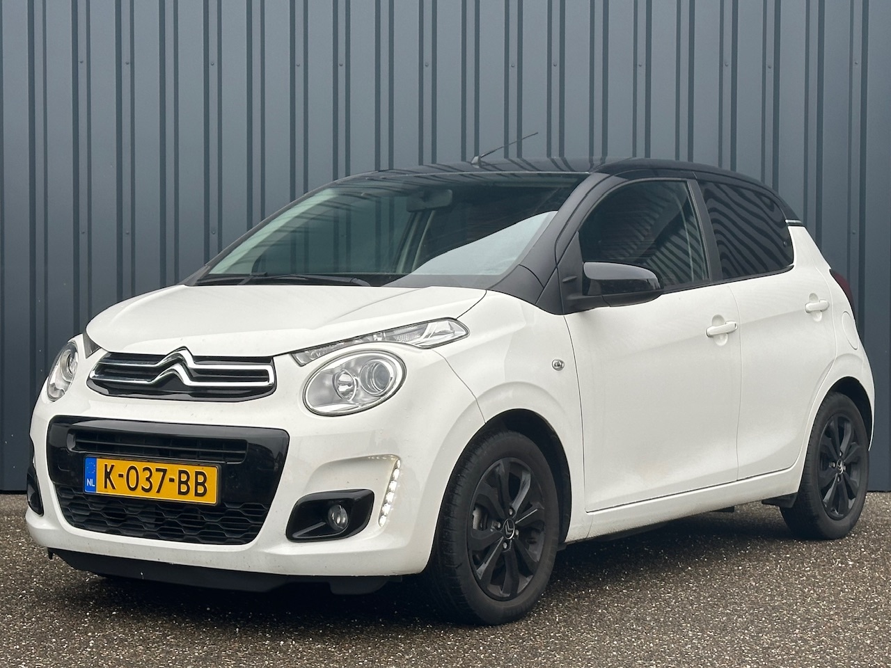 Citroën C1 - 1.0 VTi 72PK 5D Shine I PDC I Camera I Carplay I Climate Control I 15"LM I - AutoWereld.nl