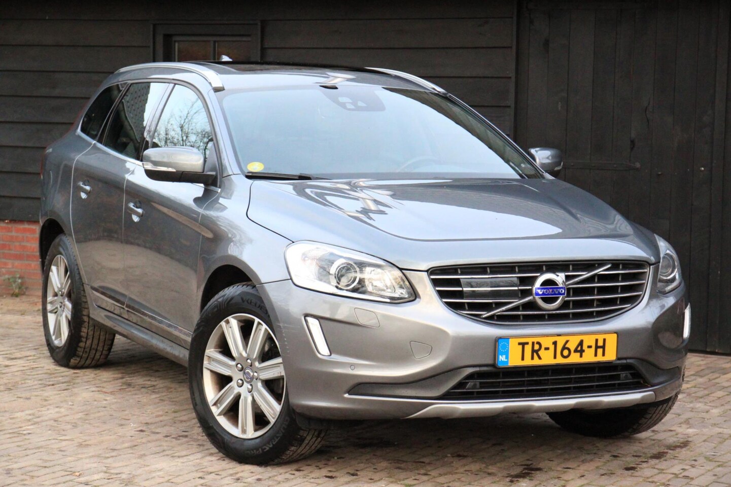 Volvo XC60 - 2.0 D4 FWD Polar+ Panorama-Elek,Dak/Xenon/Adaptive/Blis/Camera/Stoelverwarming - AutoWereld.nl