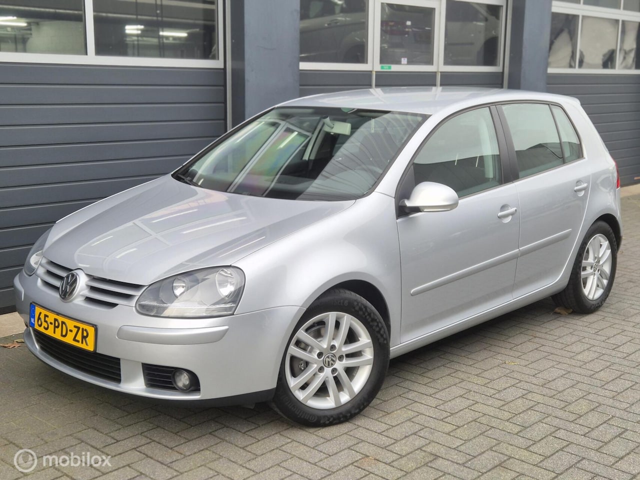 Volkswagen Golf - 1.6 FSI Sportline Automaat | 22.000 KM | 1E EIGENAAR | UNIEK | - AutoWereld.nl