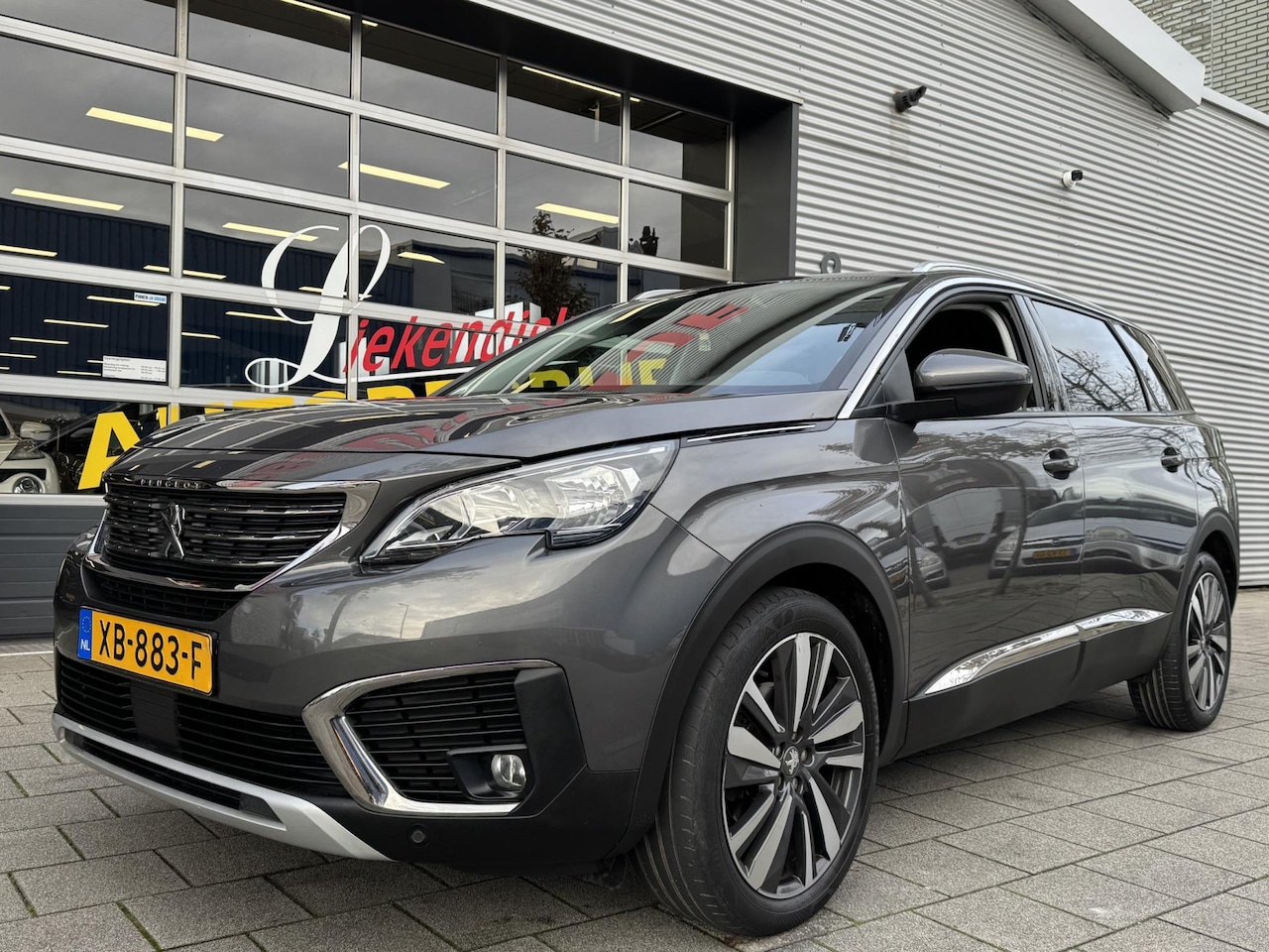 Peugeot 5008 - 1.2 PureTech Blue Lease Premium 7 Pers. uitvoering I Navigatie / Apple CarPlay I Airco I L - AutoWereld.nl