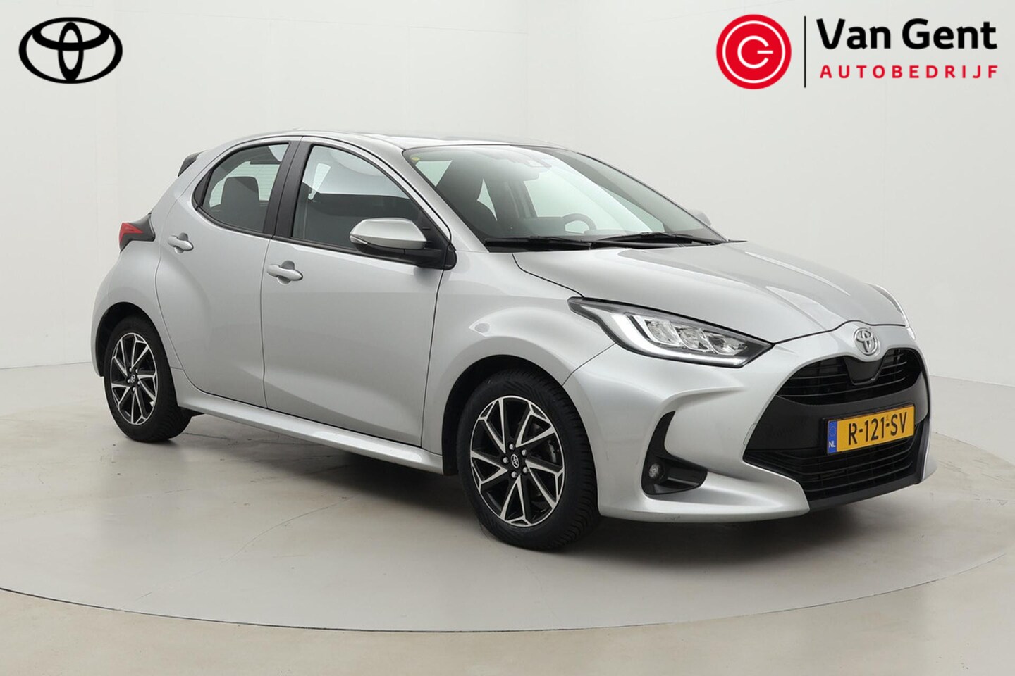 Toyota Yaris - 1.5 VVT-i Dynamic | Navigatie | Apple Carplay / Android Auto | Adaptive Cruise | Keyless | - AutoWereld.nl