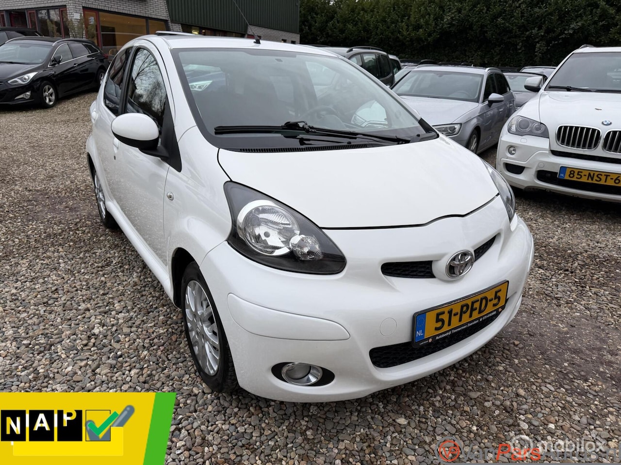 Toyota Aygo - 1.0-12V Comfort Navigator 1.0-12V Comfort Navigator,Airco,5drs - AutoWereld.nl