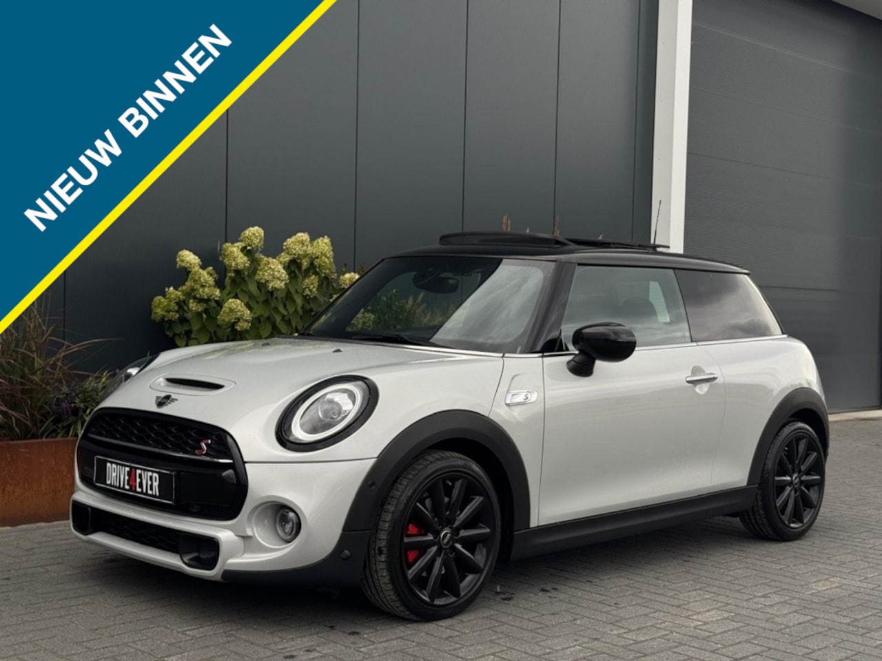 MINI Cooper S - 2.0 Pepper 192pk FULL PANO NAVI CAMERA SPORTVELGEN - AutoWereld.nl