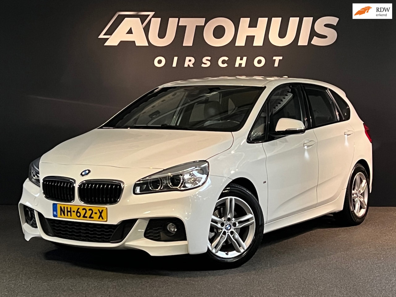 BMW 2-serie Active Tourer - 218i Centennial Executive M Edition M Stoelen/PDC/Led/Navi/Trekhaak/Cruisecontrol - AutoWereld.nl