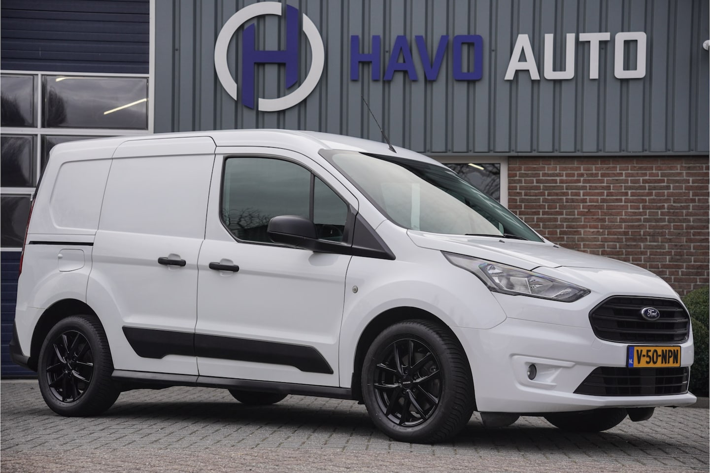 Ford Transit Connect - 1.0 Benzine, AIRCO, TREKHAAK, BTW-VRIJ / MARGE - AutoWereld.nl