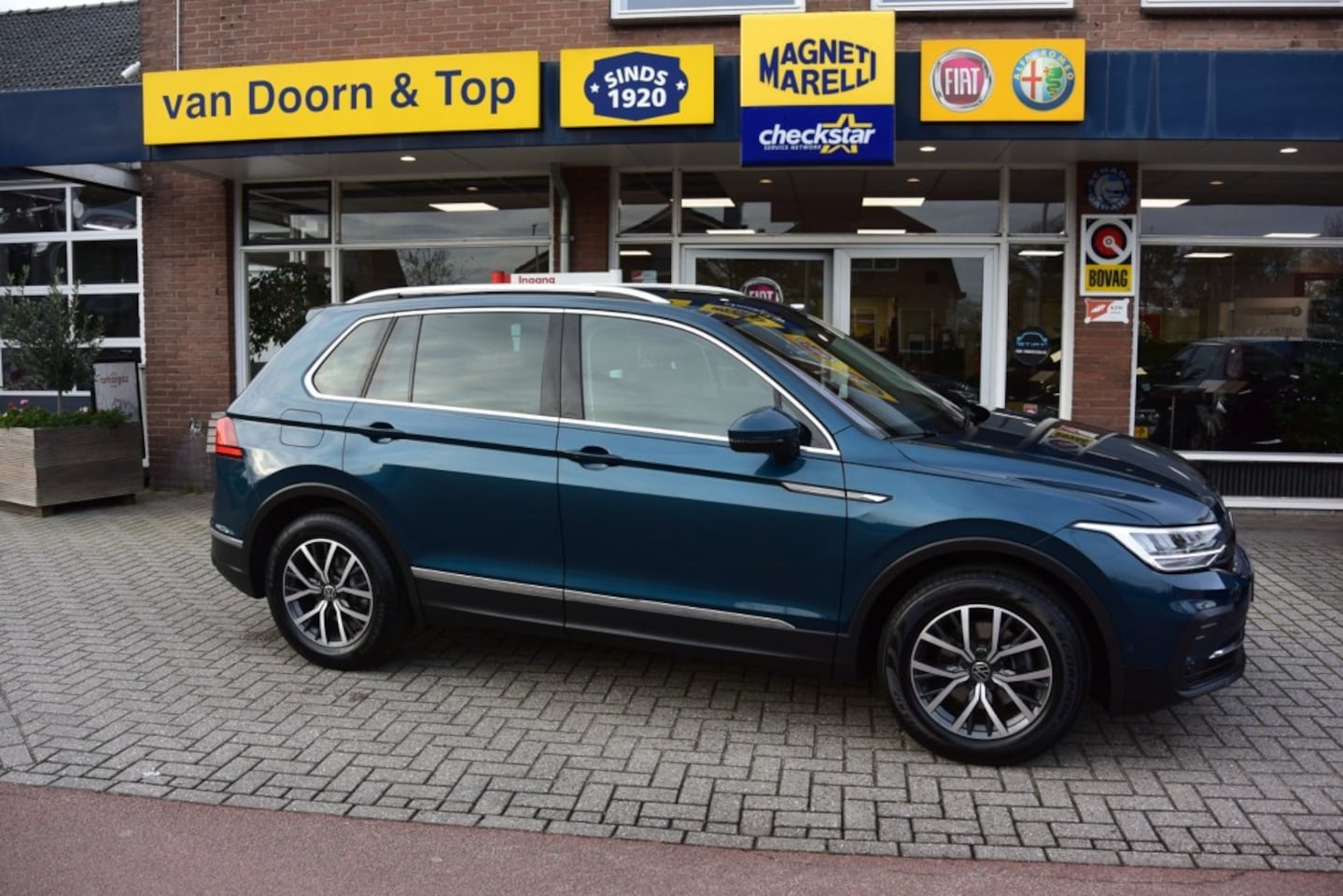 Volkswagen Tiguan - 1.5 TSI LIFE BNS - AutoWereld.nl