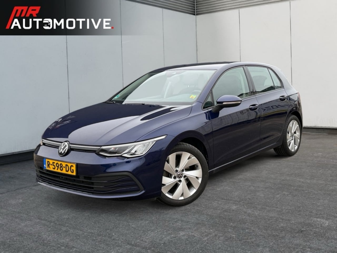 Volkswagen Golf - 1.0 eTSI Business - Camera, Carplay, Stoelverwarming - AutoWereld.nl