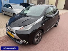 Toyota Aygo - 1.0 VVT-i x-clusiv 191.185km NAP Nwe APK Navigatie Keyless Leuke en zuinige auto met veel