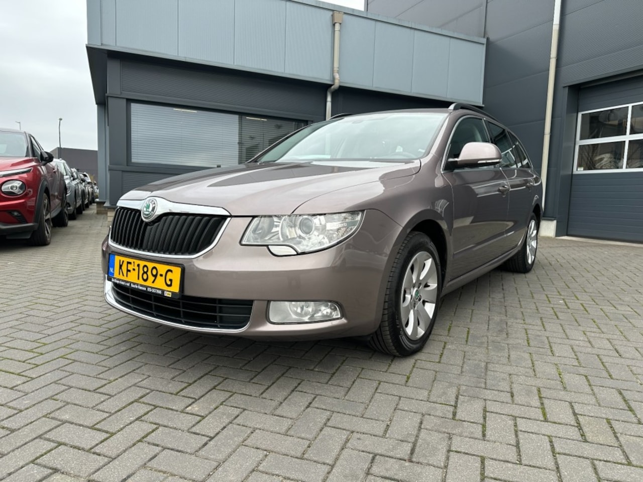 Skoda Superb Combi - Combi 1.4 TSI Ambition Business met navigatie, cruise control, airco, trekhaak - AutoWereld.nl