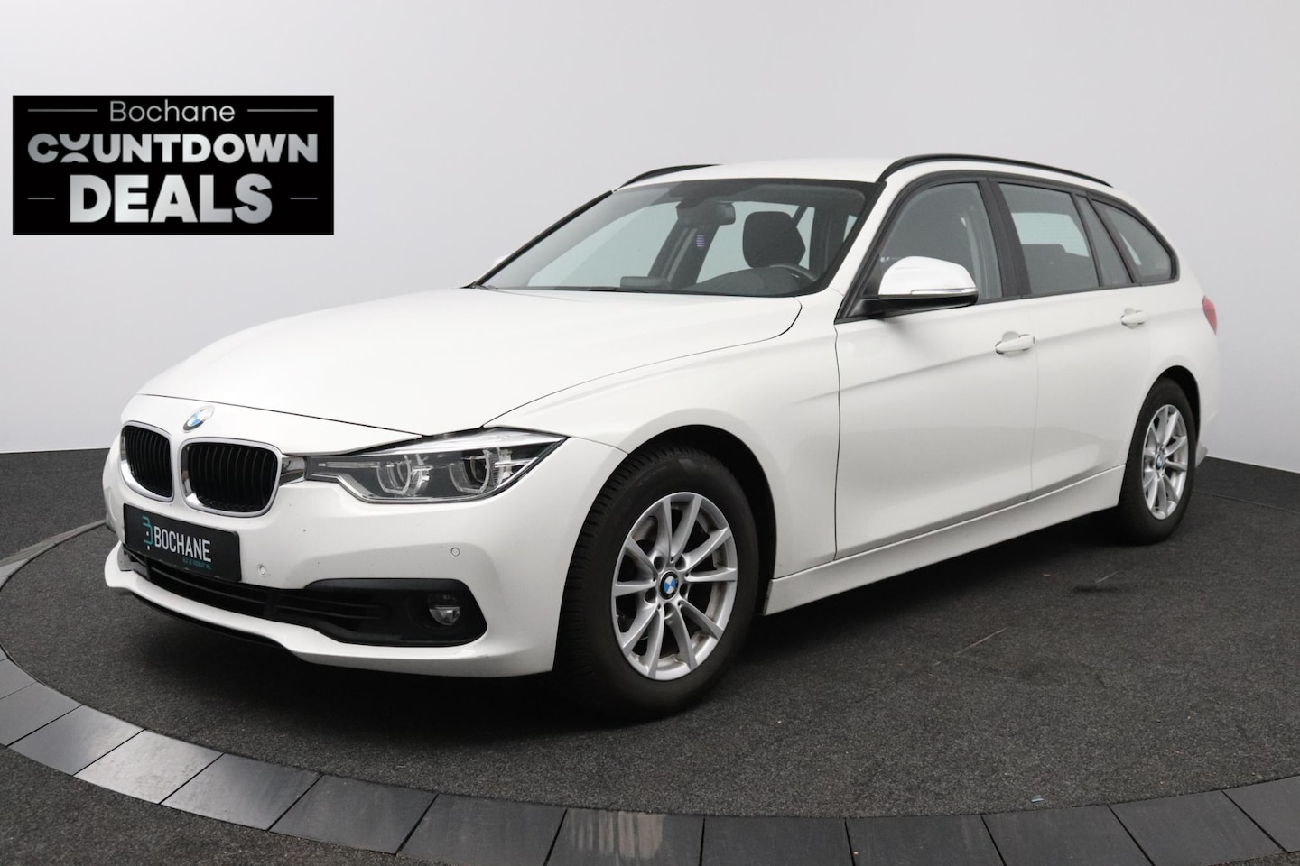 BMW 3-serie Touring - 320i Executive | 184 PK | Automaat | Stoelverwarming | Trekhaak | Elektrische Achterklep | - AutoWereld.nl
