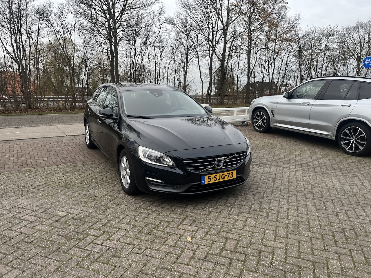 Volvo V60 - 1.6 T3 TREKHAAK STOELVERWARMING NAVI CLIMA - AutoWereld.nl