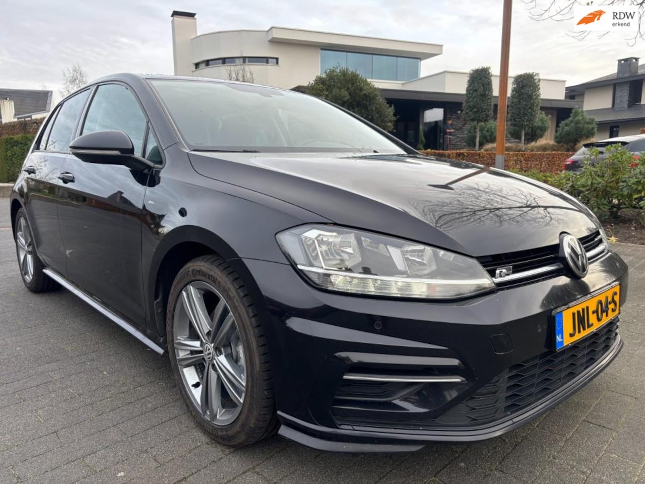 Volkswagen Golf - 1.0 TSI Highline r-line digi dashboard automaat - AutoWereld.nl