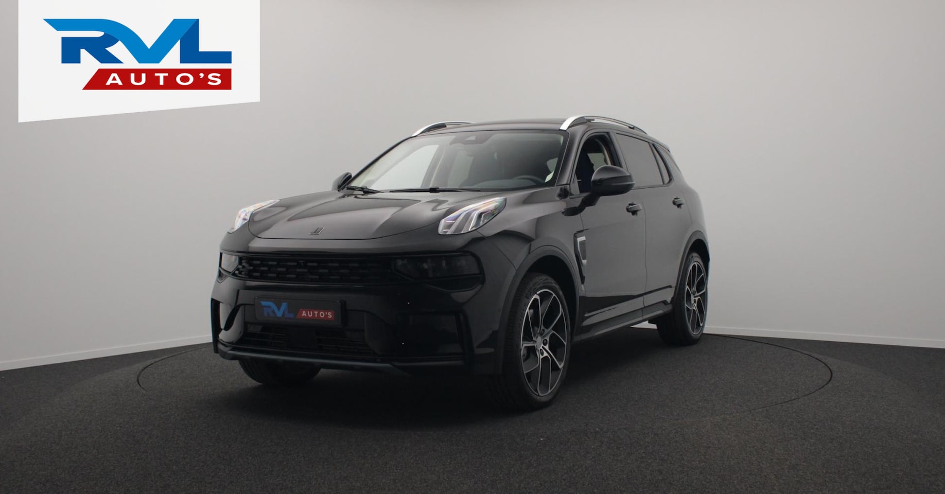 Lynk & Co 01 - 1.5 261PK Plug-in Hybrid * Black pakket* ZWARTE HEMEL* 360° Camera Pano/dak Apple/Carplay - AutoWereld.nl