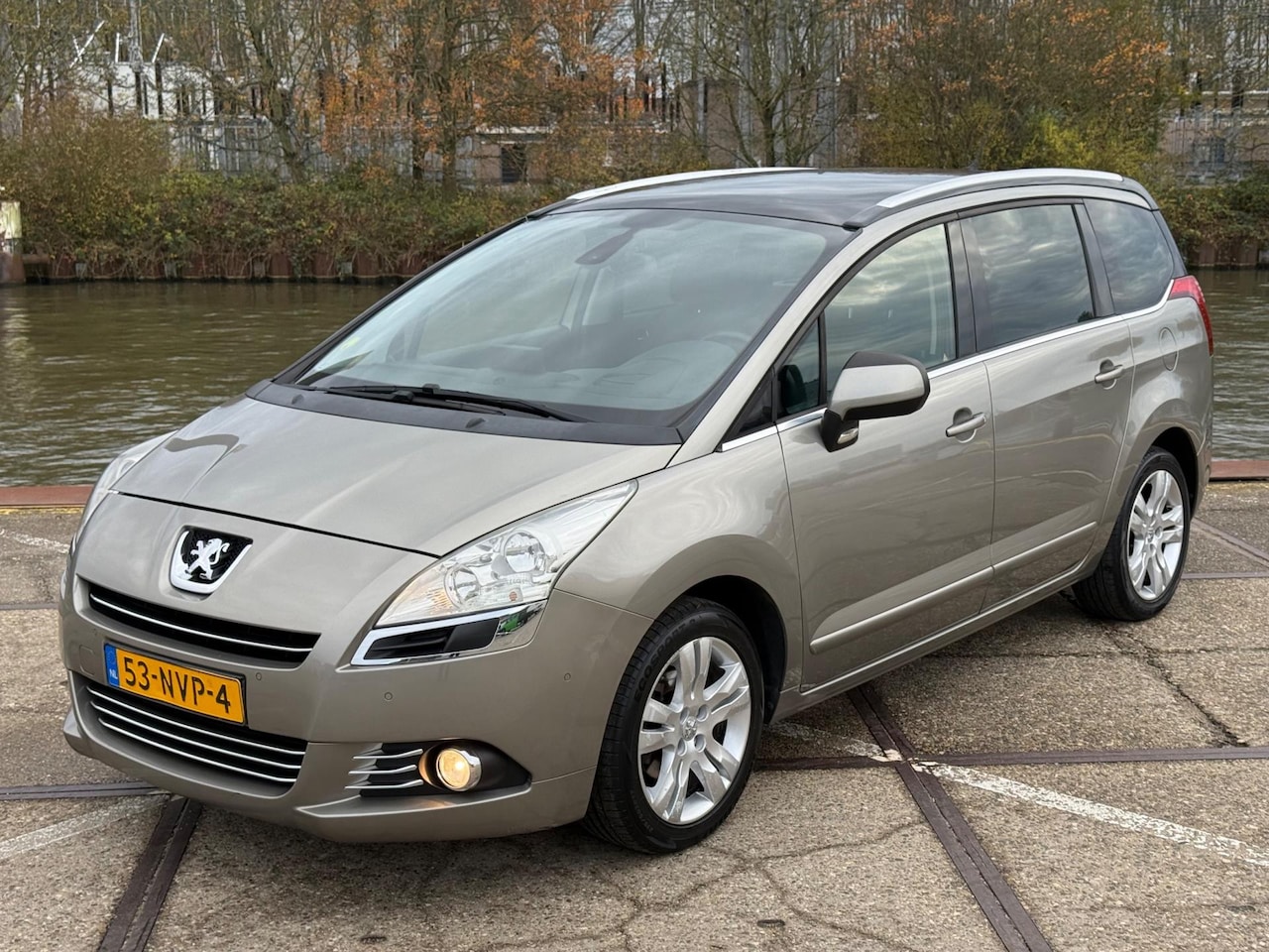 Peugeot 5008 - 2.0 HDI 110KW Executive 2011 7-PERSON/ECC/PANO! - AutoWereld.nl