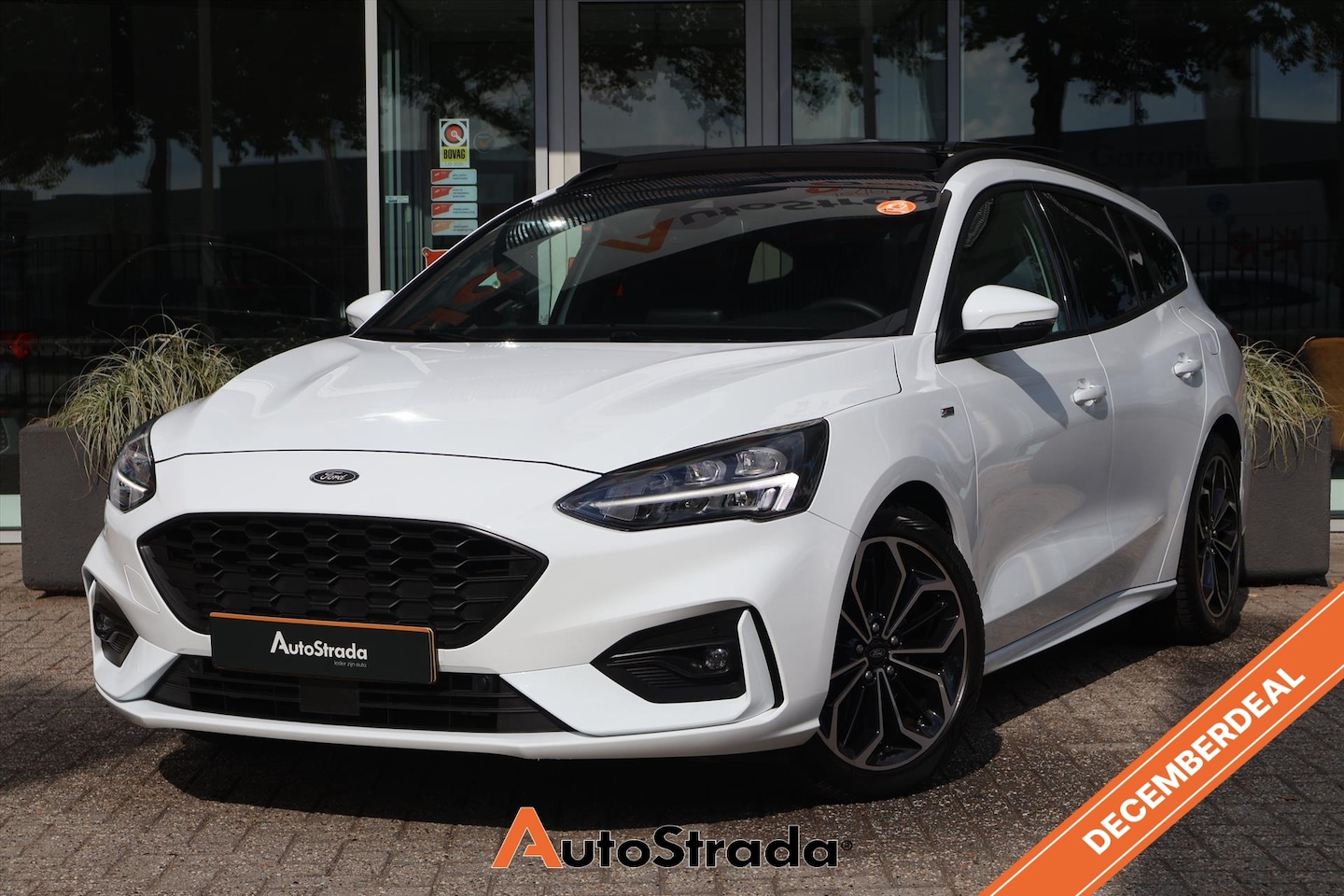 Ford Focus Wagon - 1.0 EcoBoost 125pk ST-LINE I Pano I Climate I Stoelverwarming I Navi I Cruise - AutoWereld.nl