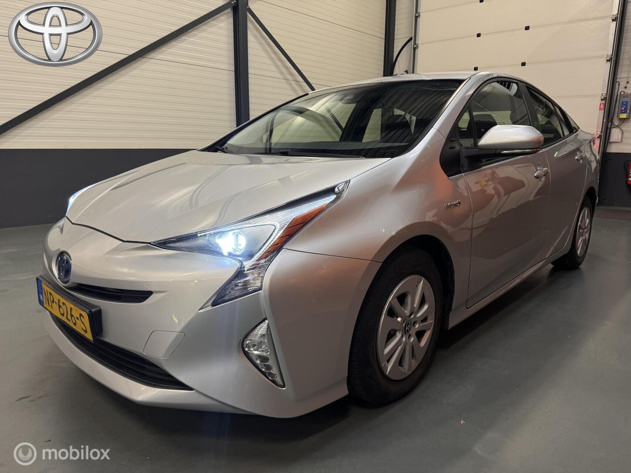 Toyota Prius - 1.8 Aspiration 1e Eig|Dealer-auto|Zuinig! - AutoWereld.nl