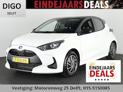 Toyota Yaris - 1.5 HYBRID AUTOMAAT BLACK & WHITE GARANTIE 8-2033 NAVIGATIE.CLIMA.CRUISE