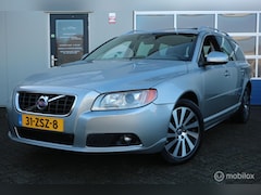Volvo V70 - 1.6 T4 Summum AUTOMAAT/LEDER/XENON/SCHUIFDAK/NAP