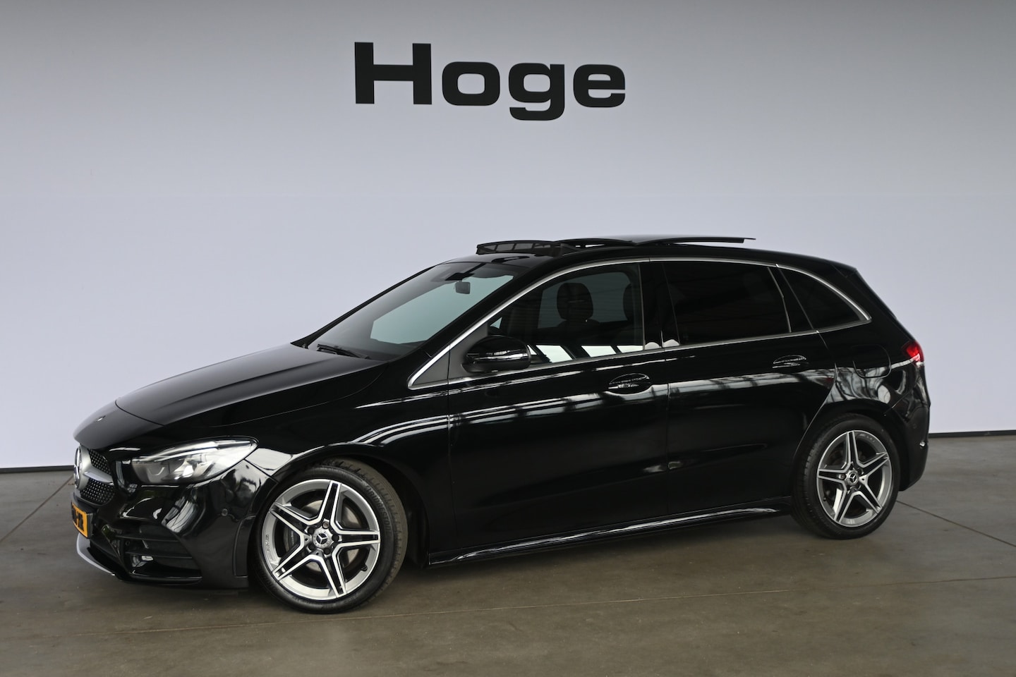 Mercedes-Benz B-klasse - 180 Business Solution AMG Automaat Navigatie Panoramadak Rijklaarprijs Inruil Mogelijk! - AutoWereld.nl