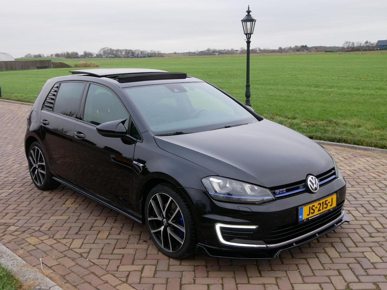 Volkswagen Golf - 1.4 TSI GTE AUT **MEGASPORT**BLACK EDITION**6999** - AutoWereld.nl