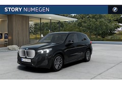 BMW iX1 - eDrive20 M Sport / Sportstoelen / Achteruitrijcamera / Comfort Access / M Adaptief onderst
