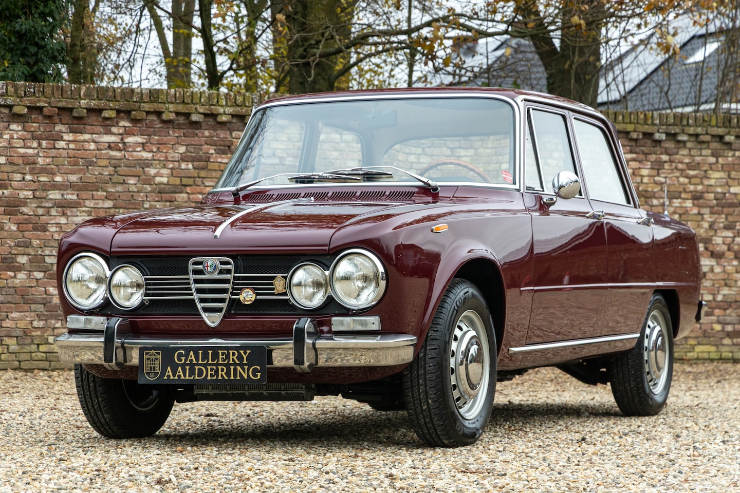 Alfa Romeo Giulia - 1600 Super Biscione TOP QUALITY EXAMPLE! "Rosso Amaranto" with the cognac brown interior, - AutoWereld.nl