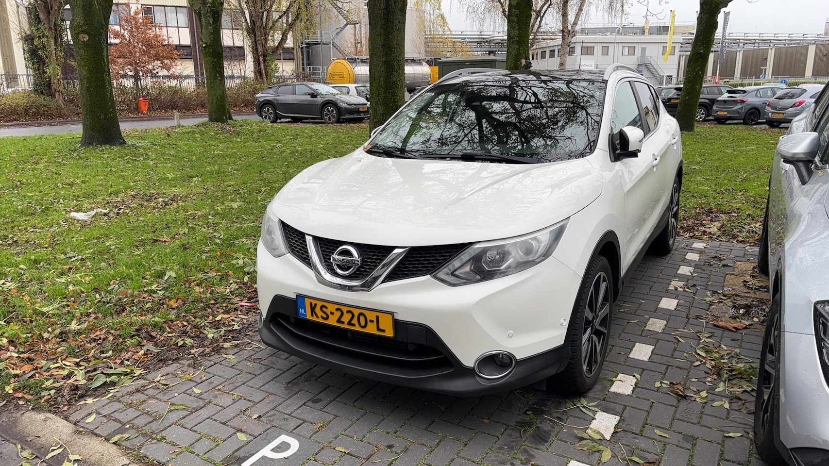 Nissan Qashqai - 1.2 Tekna l SLECHTS 36.000km!!!! l  ste Eigenaar l AUTOMAAT l Navigatie l Camera l Elec-ra - AutoWereld.nl