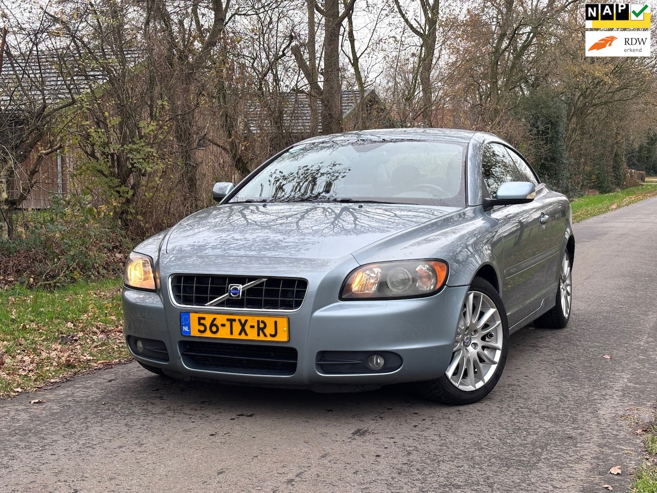 Volvo C70 Convertible - 2.4 D5 Momentum | Cruise + Automaat Nu € 4.750,-!!! - AutoWereld.nl