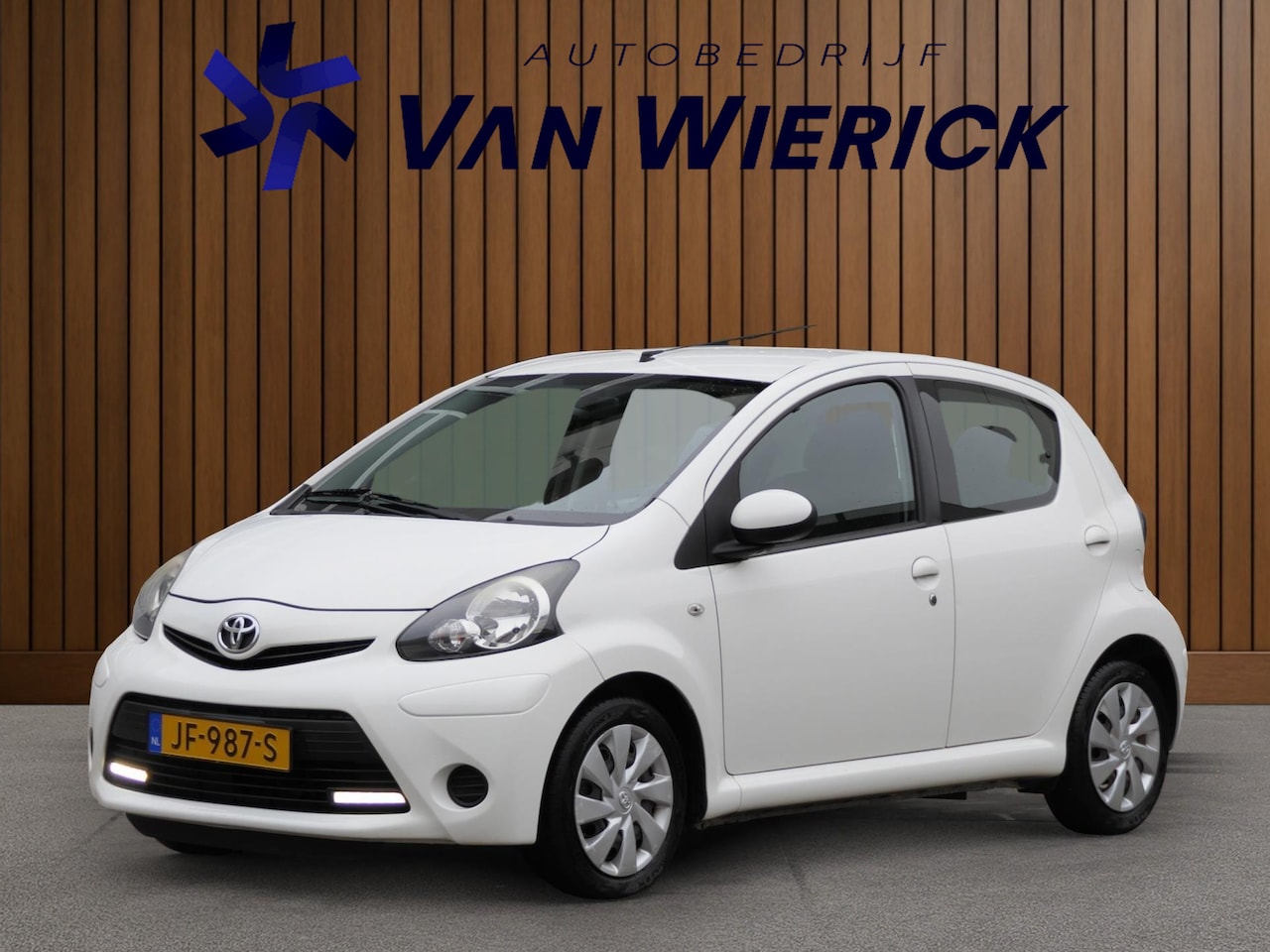 Toyota Aygo - 1.0 VVT-i Comfort | 5-Deurs | Bluetooth | Airco - AutoWereld.nl