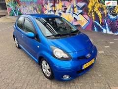Toyota Aygo - 1.0-12V Dynamic Blue airco pdc stereo elektrische ramen sport velgen stuurbekrachtiging bo